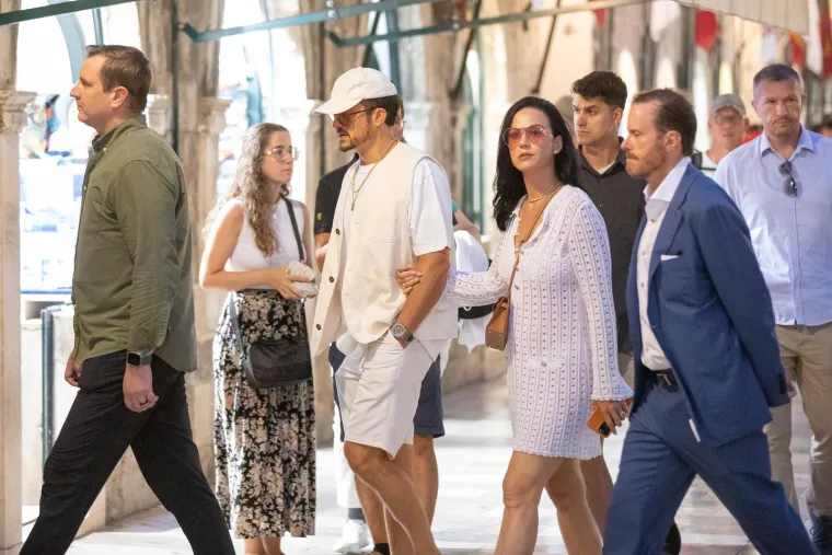 Orlando Bloom i Katy Perry osvanuli u Dubrovniku, i to u dru&scaron;tvu Jeffa Bezosa i Lauren Sanchez: Nisu izgledali raspoloženo...
