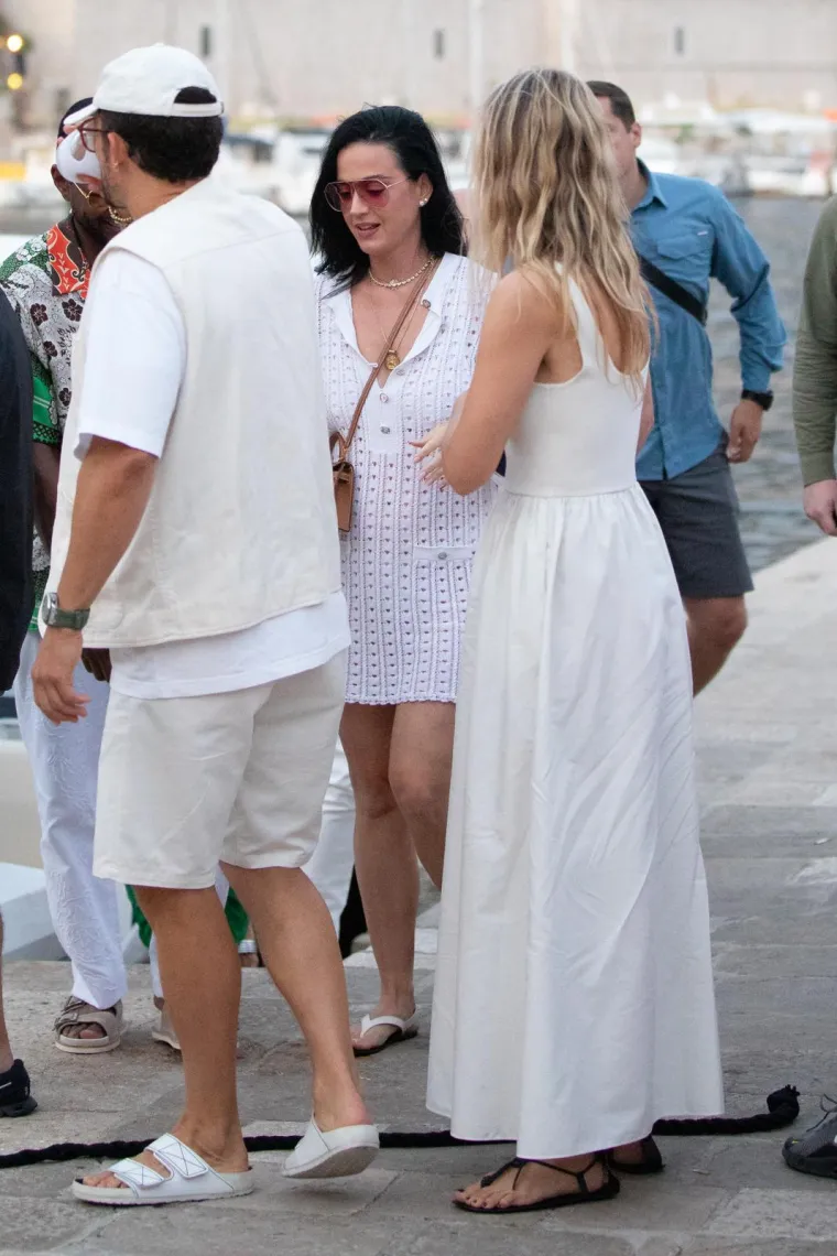 Orlando Bloom i Katy Perry osvanuli u Dubrovniku, i to u dru&scaron;tvu Jeffa Bezosa i Lauren Sanchez: Nisu izgledali raspoloženo...