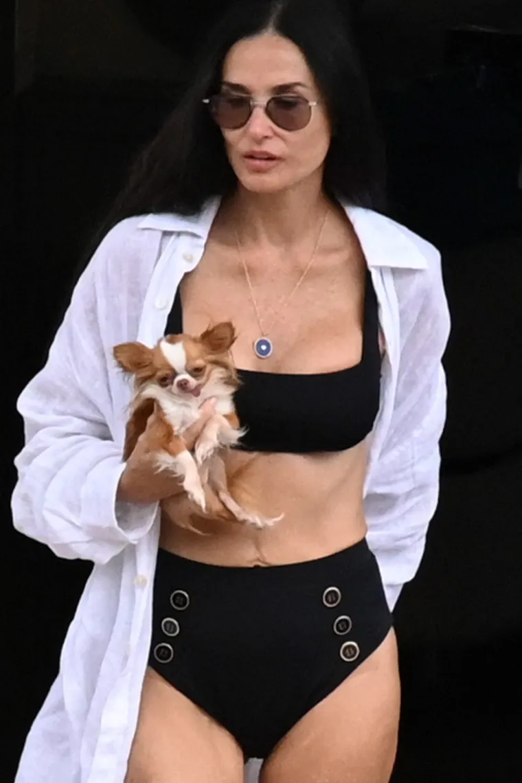 Zbog ovih paparazzo fotografija rijetki vjeruju da je u&scaron;la u sedmo desetljeće: Tijelo joj je spektakl kao i u vrijeme kultnog 'Striptiza'