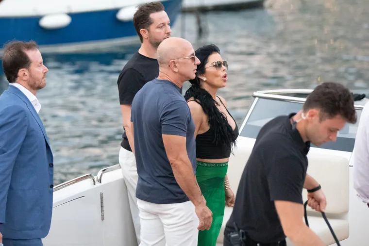 Golupčići Jeff Bezos i zaručnica mu Lauren u Dubrovniku: Ne pušta joj ruku, ne odvaja se od nje ni sekunde