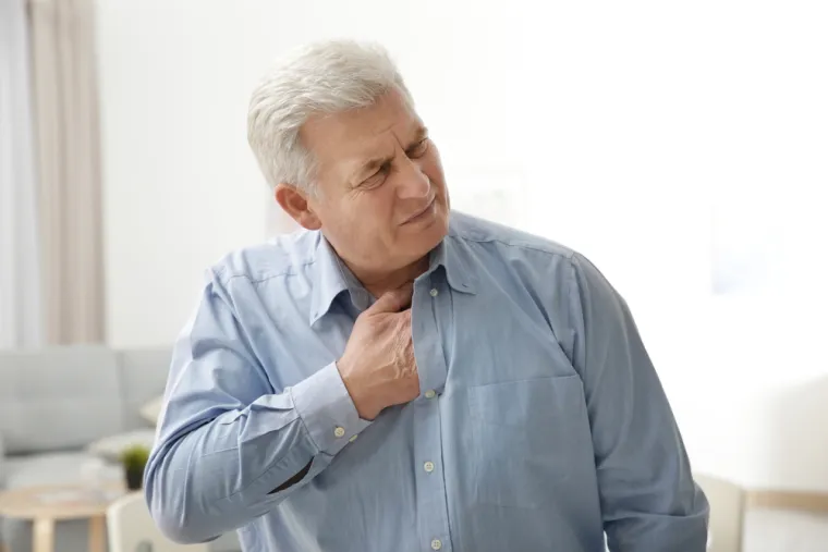 4. Bolesti srca: Neke vrste bolesti srca, osobito fibrilacija atrija (AFib), značajno povećavaju rizik od moždanog udara.