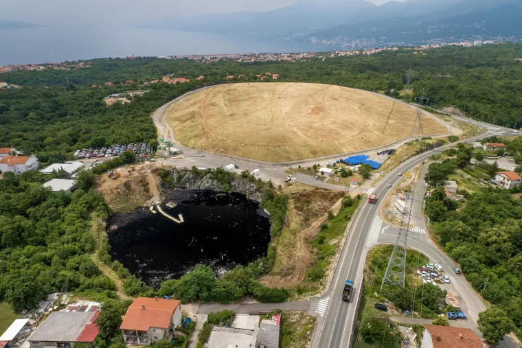U ovu hrvatsku crnu jamu odlagao se opasni otpad 34 godine: U neposrednoj je blizini obiteljskih kuća