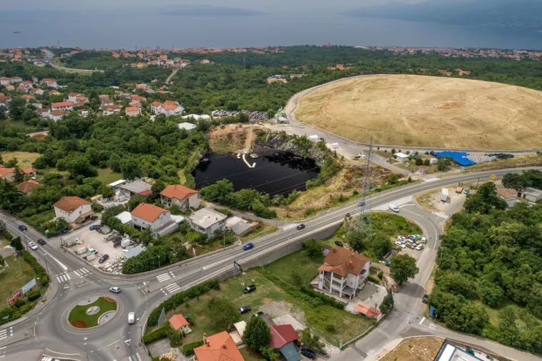 U ovu hrvatsku crnu jamu odlagao se opasni otpad 34 godine: U neposrednoj je blizini obiteljskih kuća