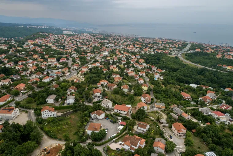 U ovu hrvatsku crnu jamu odlagao se opasni otpad 34 godine: U neposrednoj je blizini obiteljskih kuća