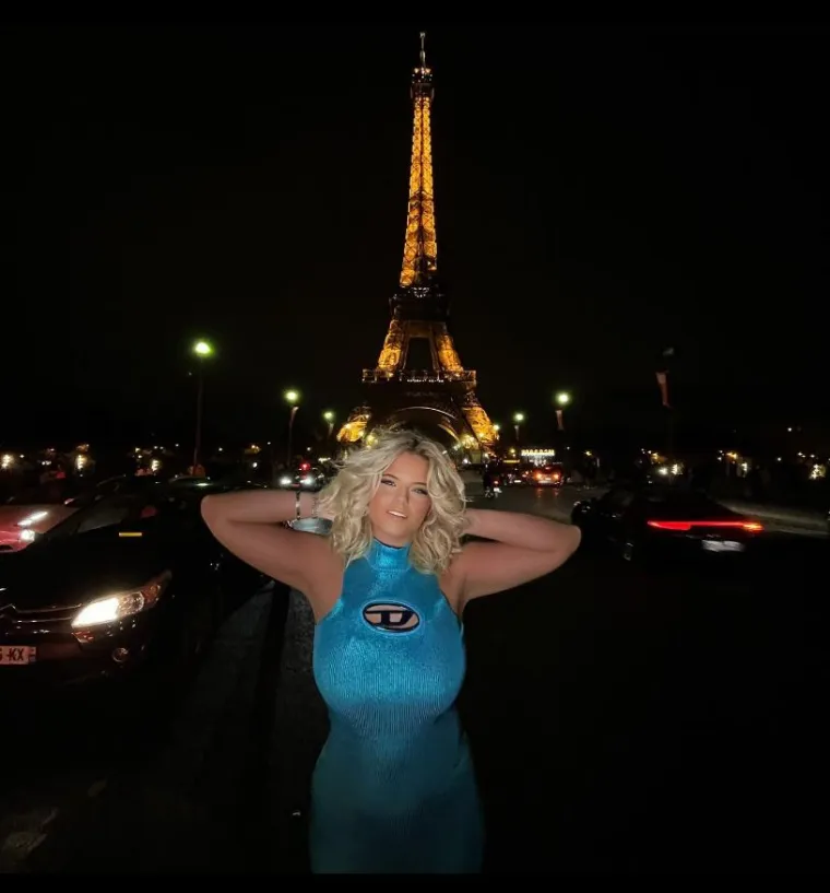 Ispod prozirne bijele opravice nije nosila apsolutno ni&scaron;ta: A tek kad je odlučila spustiti &scaron;os