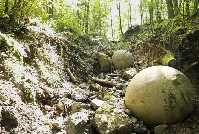 FOTO Misterij kamenih kugli u BiH. Nitko ne zna kako su nastale, ali kriju i ljekovite moći?