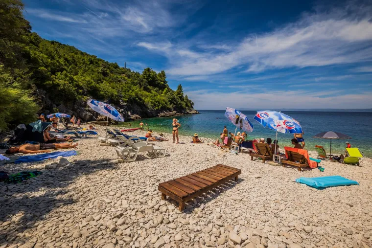 Hrvatski biser koji se isplati posjetiti: Na plaži nema tuševa, nema kafića, nema zapravo ničega osim kristalno čistog mora
