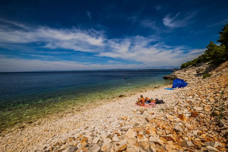 Hrvatski biser koji se isplati posjetiti: Na plaži nema tuševa, nema kafića, nema zapravo ničega osim kristalno čistog mora