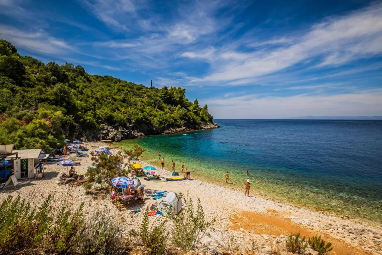 Hrvatski biser koji se isplati posjetiti: Na plaži nema tuševa, nema kafića, nema zapravo ničega osim kristalno čistog mora