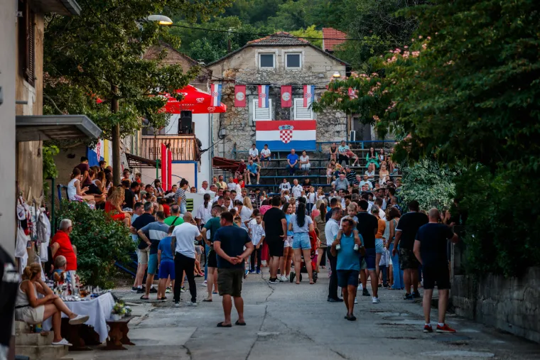 U sridu pogađali djeca i žene: Najbrži i najtočniji dječak Antun, među ženama na alci slavila Ana