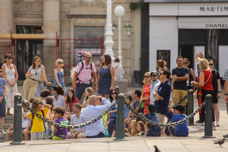 Zagrebačka špica ni ove subote nije zakazala: Lijepa plavuša svojim stajlingom krala pažnju i mamila poglede