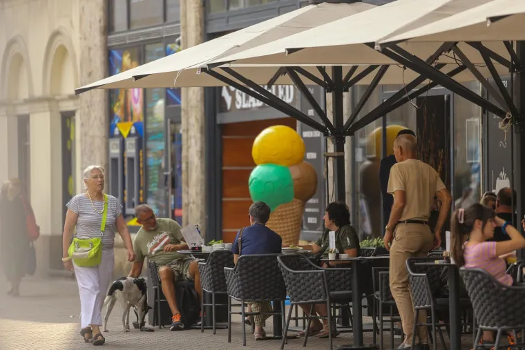 Zagrebačka špica ni ove subote nije zakazala: Lijepa plavuša svojim stajlingom krala pažnju i mamila poglede