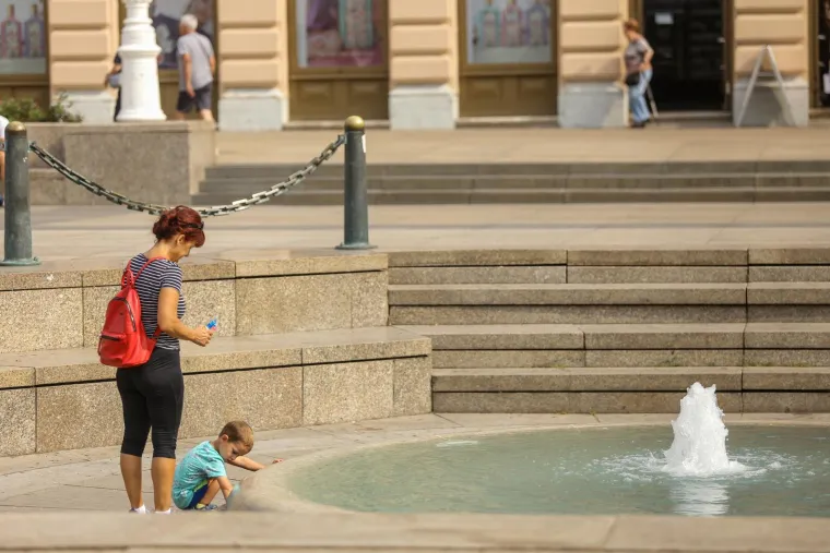 Zagrebačka špica ni ove subote nije zakazala: Lijepa plavuša svojim stajlingom krala pažnju i mamila poglede