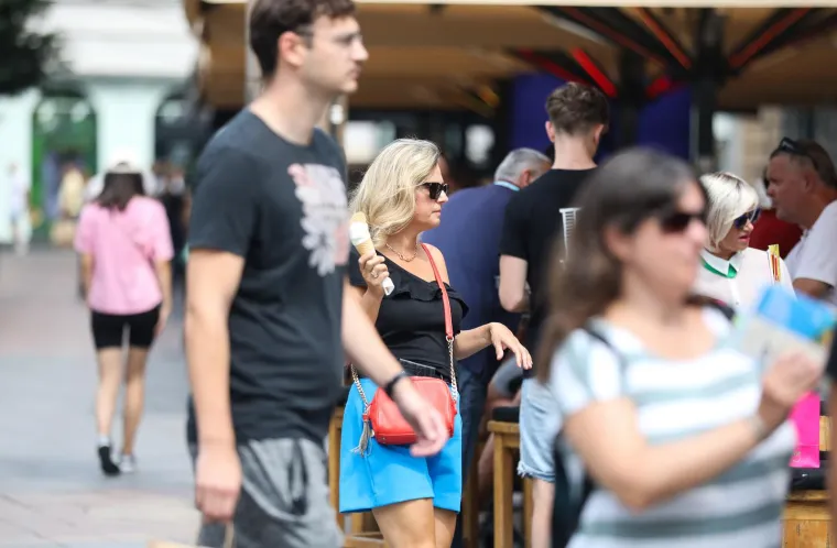 Zagrebačka &scaron;pica ni ove subote nije zakazala: Lijepa plavu&scaron;a svojim stajlingom krala pažnju i mamila poglede