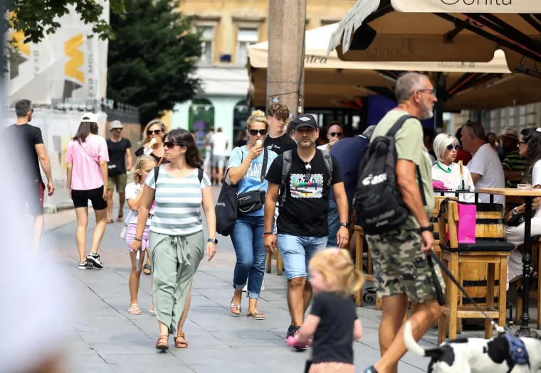 Zagrebačka &scaron;pica ni ove subote nije zakazala: Lijepa plavu&scaron;a svojim stajlingom krala pažnju i mamila poglede
