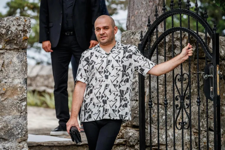 Ana Gruica se po drugi puta vjenčala sa psihijatrom Boranom Uglešićem, ovoga puta pred oltarom