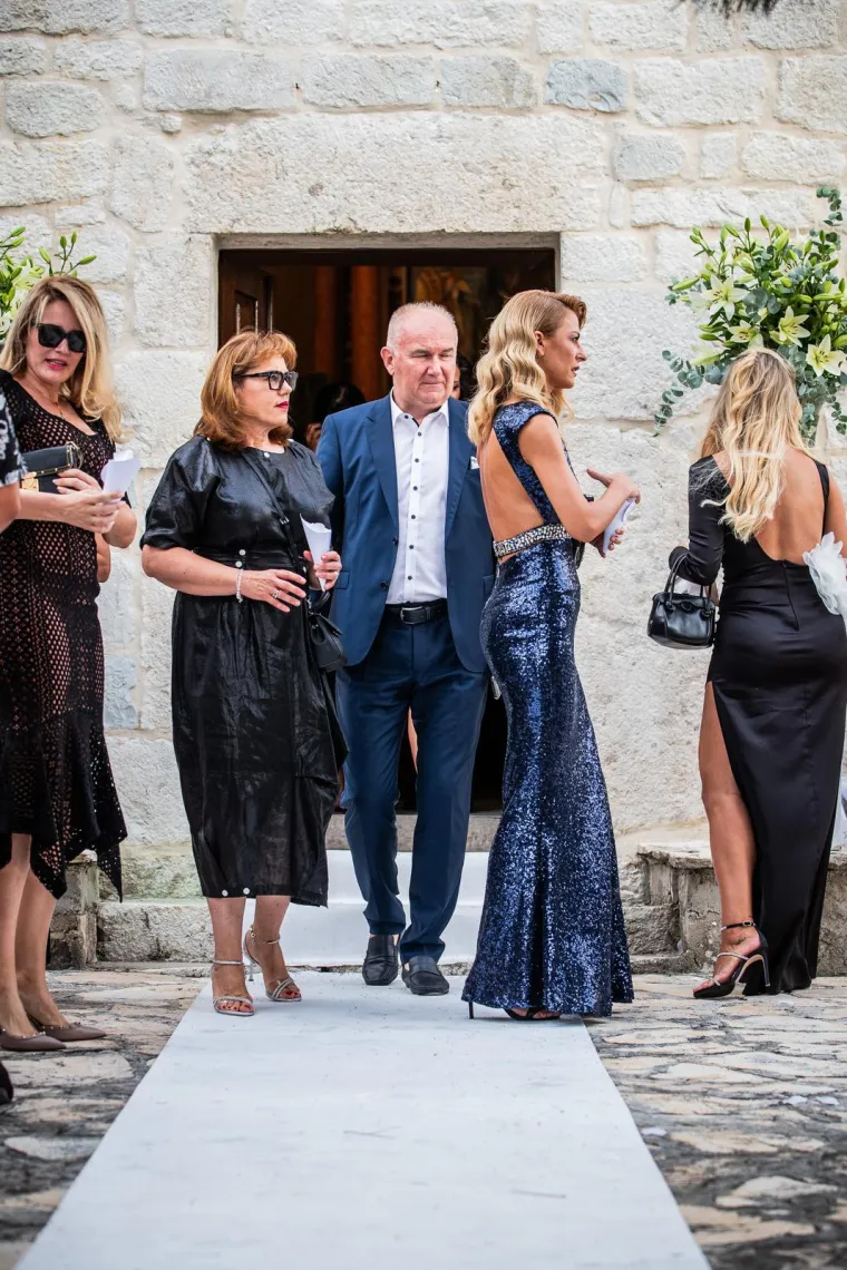 Ana Gruica se po drugi puta vjenčala sa psihijatrom Boranom Ugle&scaron;ićem, ovoga puta pred oltarom