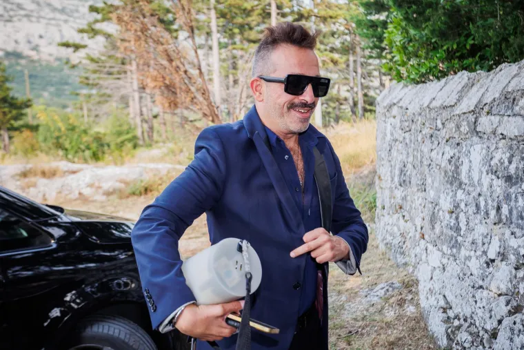 Ana Gruica se po drugi puta vjenčala sa psihijatrom Boranom Ugle&scaron;ićem, ovoga puta pred oltarom