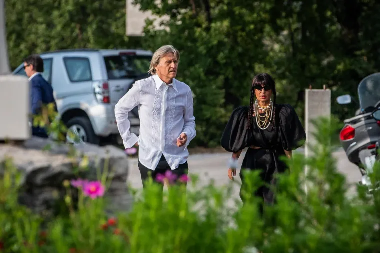 Ana Gruica se po drugi puta vjenčala sa psihijatrom Boranom Ugle&scaron;ićem, ovoga puta pred oltarom