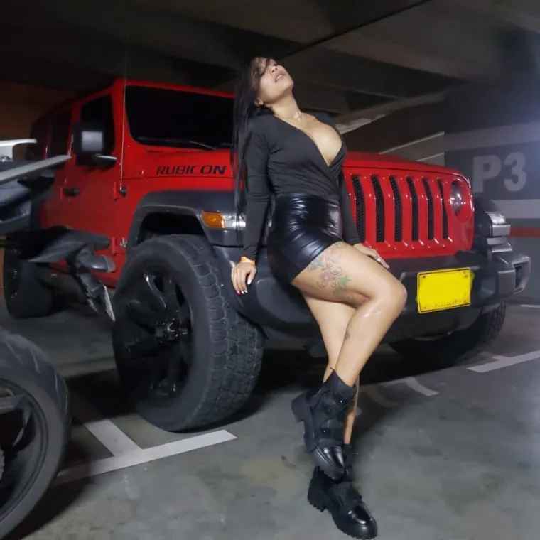 Proslavila se skidajući se dok je pričala o Ronaldu, sada zarađuje bogatstvo eksplicitnim sadržajem