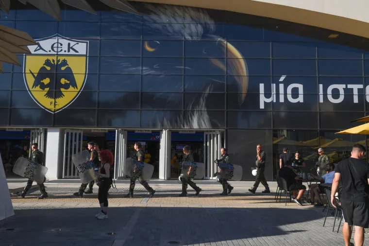 Grčka bruji o potezu trenera AEK-a nakon izbacivanja Dinama: 'U ovom trenutku svi smo jedno'