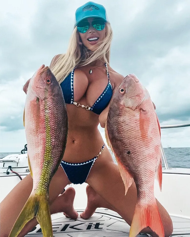 Njoj veličina nije bitna: Zovu je 'morskom vilom sa seksi stilom', a vi&scaron;ak krpica u ribolovu samo smeta