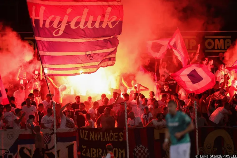 Skandal u Kranjčevićevoj ulici: Nacistički simboli na zastavama navijača