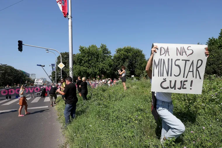 Žene diljem Hrvatske prosvjeduju. U Zagrebu blokirale promet, ovo su njihovi zahtjevi