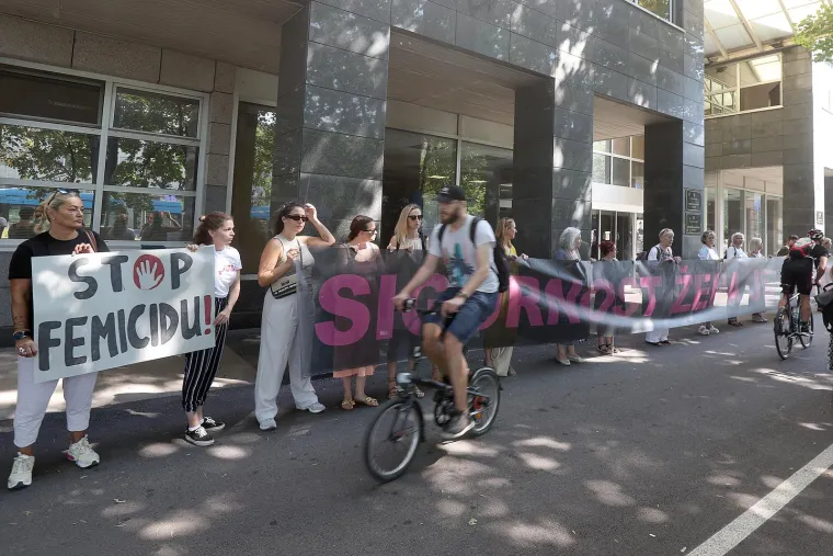 Žene diljem Hrvatske prosvjeduju. U Zagrebu blokirale promet, ovo su njihovi zahtjevi