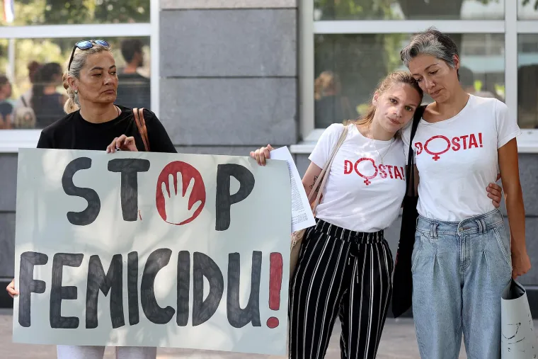 Zagreb ispred Ministarstva pravosudja i uprave: U organizaciji akcije sudjelovalo je vi&scaron;e od 40 udruga, inicijativa i centara orijentiranih na za&scaron;titu prava žena, općenito ljudskih prava i građanskih sloboda, LGBT+ prava i manjinskih prava.