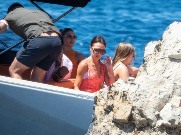 Beckhamovi stigli na Jadran! U popodnevnim satima iskrcali se na Lopud