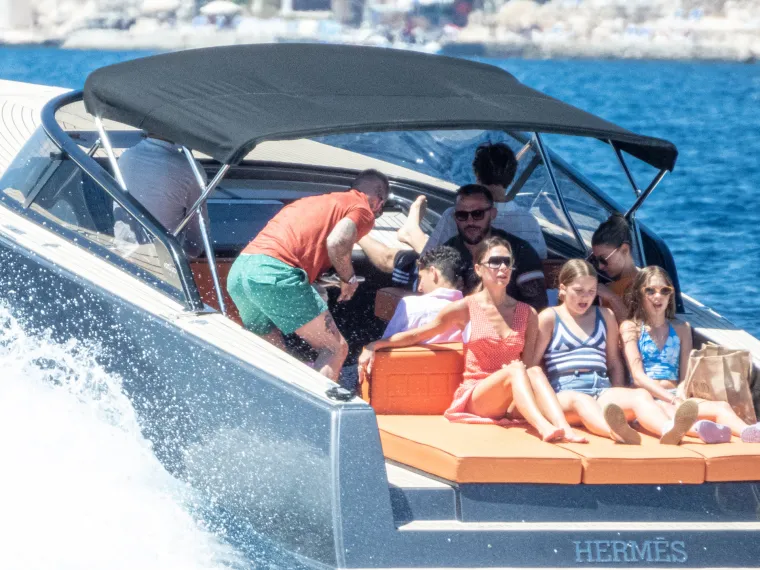 Beckhamovi stigli na Jadran! U popodnevnim satima iskrcali se na Lopud