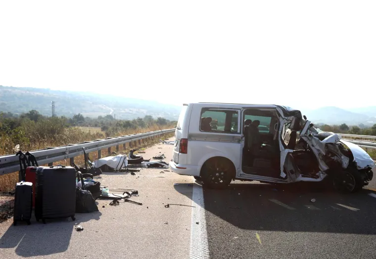 Ovo je mjesto nesreće na A1 u kojoj je sedam osoba ozlijeđeno. Sudarili su se kamion i kombi