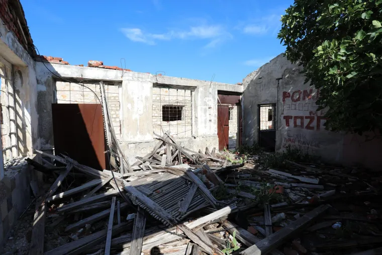 Prepoznajete li ovaj hrvatski otok? Bio je poznat po surovim kažnjeničkim uvjetima, torturama i teškome prisilnom radu