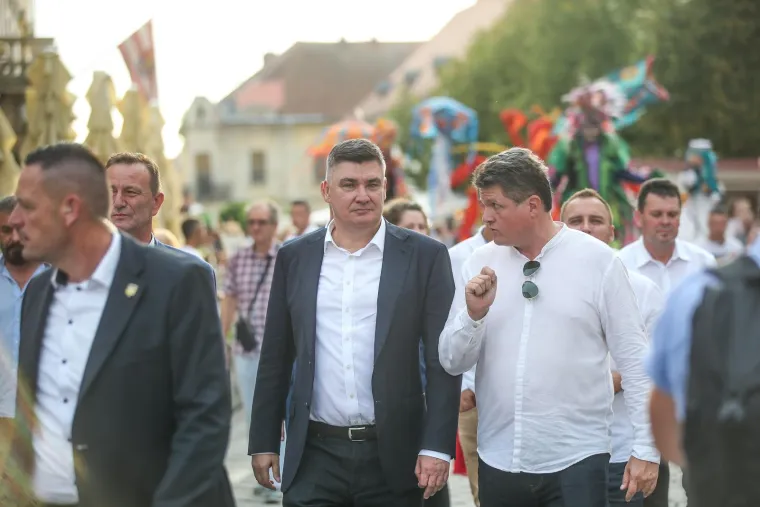 Svi pričaju o Milanovićevoj novoj frizuri: Jel' se predsjednik pomladio ili se ofarbao?