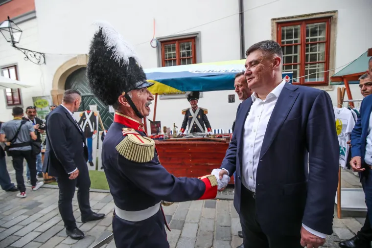 Svi pričaju o Milanovićevoj novoj frizuri: Jel' se predsjednik pomladio ili se ofarbao?