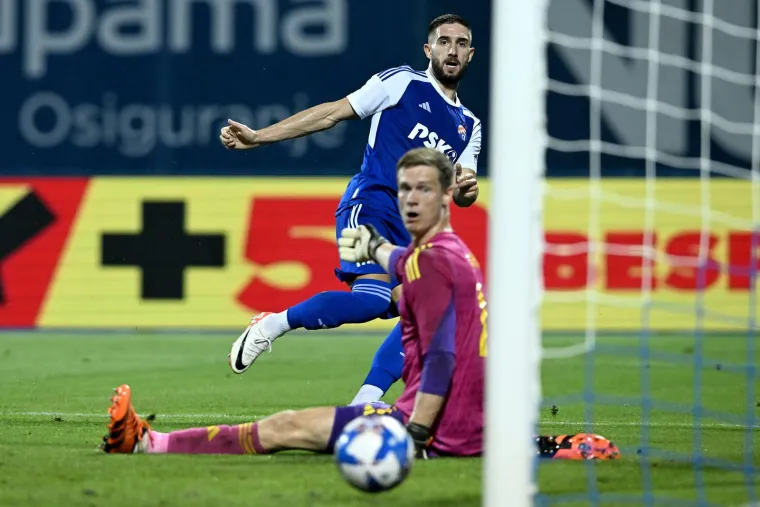 Zagrljaji suigrača, suze i pljesak prema tribinama: Tako je izgledao oproštaj Luke Ivanušeca od Maksimira