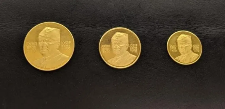 Za komplet zlatnika Josip Broz Tito, potrebno je izdvojiti nešto više od tisuću i pol eura, a moguće je i plaćanje na rate.