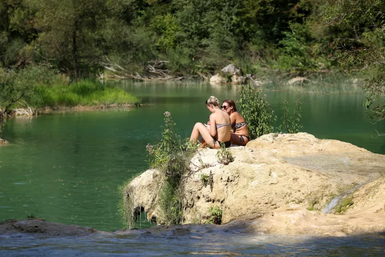 Kakvo more, kakvi bakrači, prava zabava je na ovom mjestu, a i najskeptičnije će razuvjeriti vrući prizori