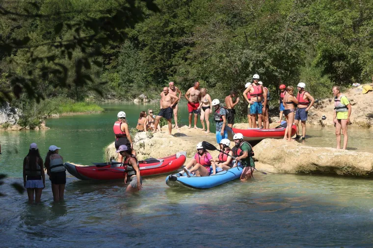 Kakvo more, kakvi bakrači, prava zabava je na ovom mjestu, a i najskeptičnije će razuvjeriti vrući prizori