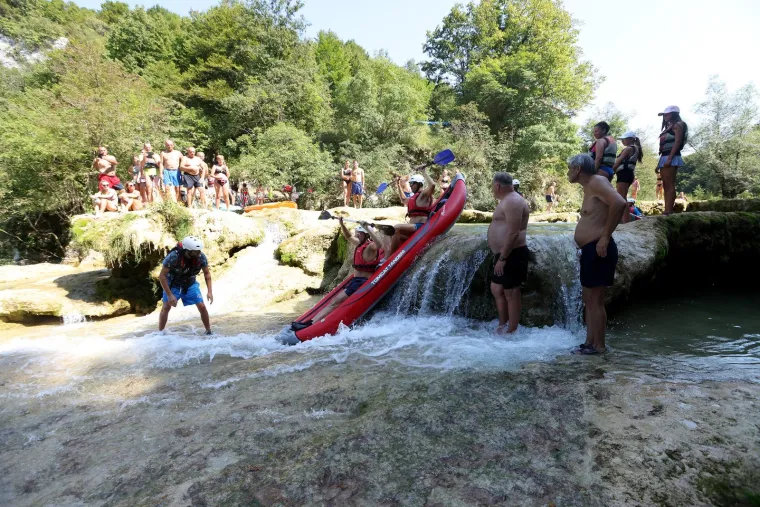 Kakvo more, kakvi bakrači, prava zabava je na ovom mjestu, a i najskeptičnije će razuvjeriti vrući prizori