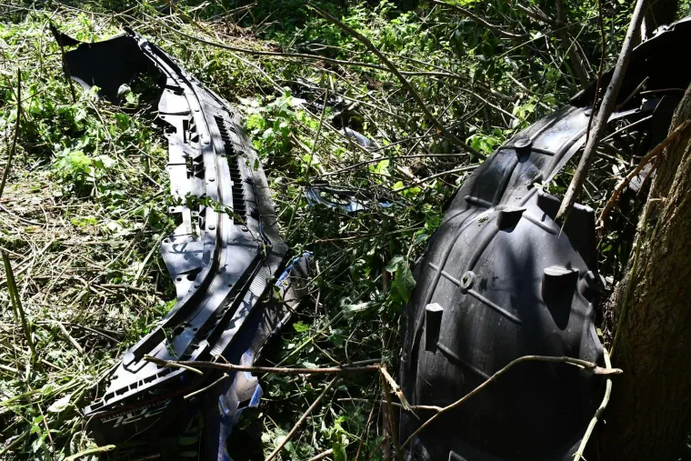 Pogledajte &scaron;okantne prizore nesreće kod Požege: Izazvao sudar, sletio u rijeku i pobjegao, a u autu ostavio ozlijeđene suputnike