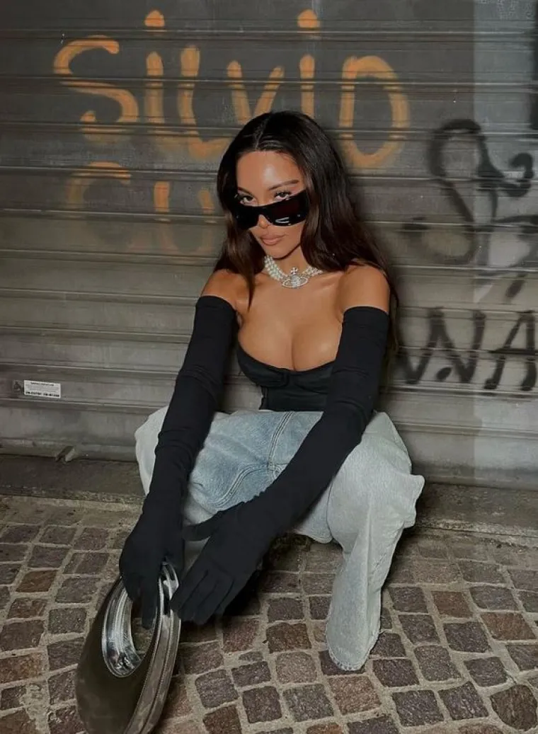 Jedna od mnogobrojnih dvojnica Kim Kardashian, svoj je izgled dobro unovčila.