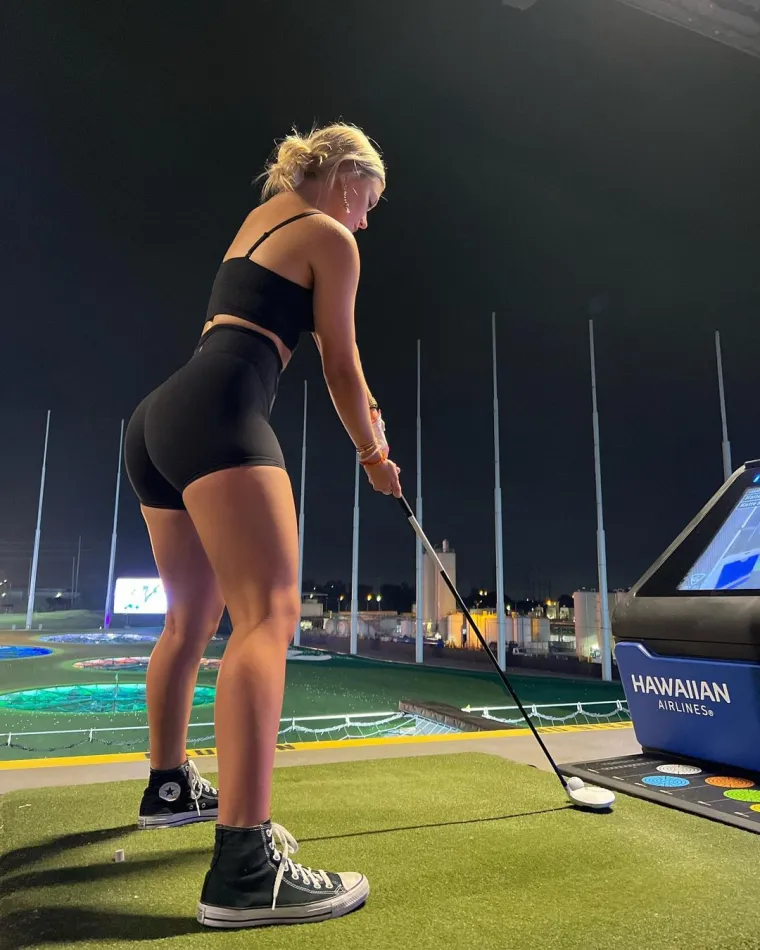 Atraktivna studentica izaziva probleme vrućim objavama: 'Srčani sam bolesnik, otjerat će&scaron; me u grob'