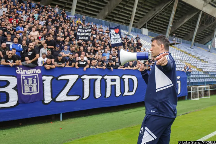 Ludnica na treningu Dinama, Boysi su napravili '&scaron;ou', ali jeste li primijetili gestu kapetana Petkovića? Odu&scaron;evio je sve!