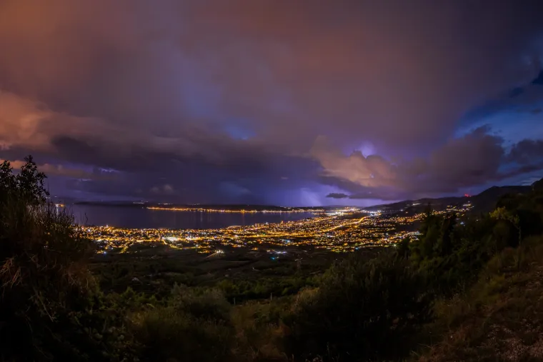 Zadivljujuće fotografije! Pogledajte kako izgleda olujno nebo nad Dalmacijom