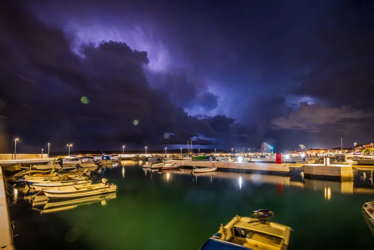 Zadivljujuće fotografije! Pogledajte kako izgleda olujno nebo nad Dalmacijom