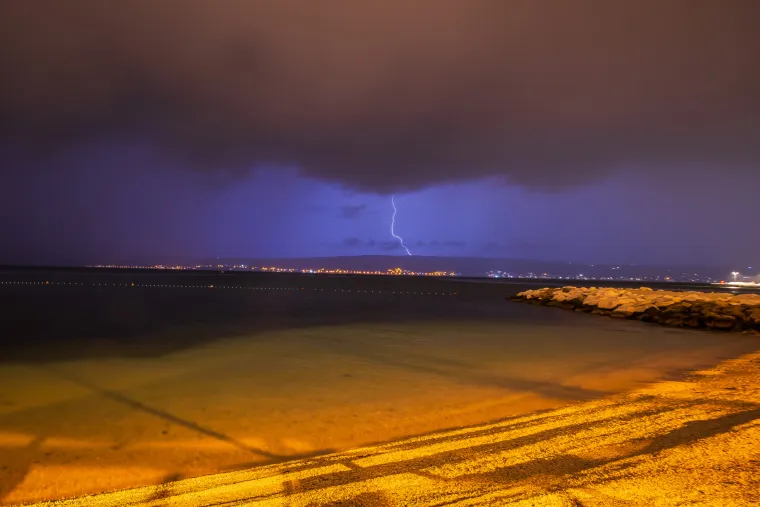 Zadivljujuće fotografije! Pogledajte kako izgleda olujno nebo nad Dalmacijom