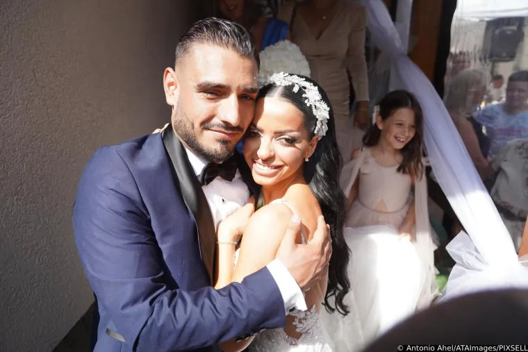 Cure detalji sa svadbe Darka Lazića: Vozili se u 'pili' vrijednoj milijun eura, rezali tortu na sedam katova, a do&scaron;ao im je i Petar Gra&scaron;o