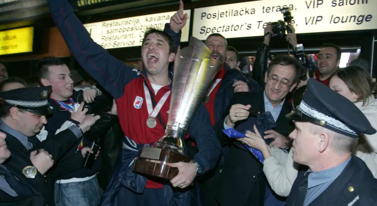 A ovako se slavilo prije 12 godina: Svjetski viceprvaci dočekani kao kraljevi, Metličić napravio &scaron;ou